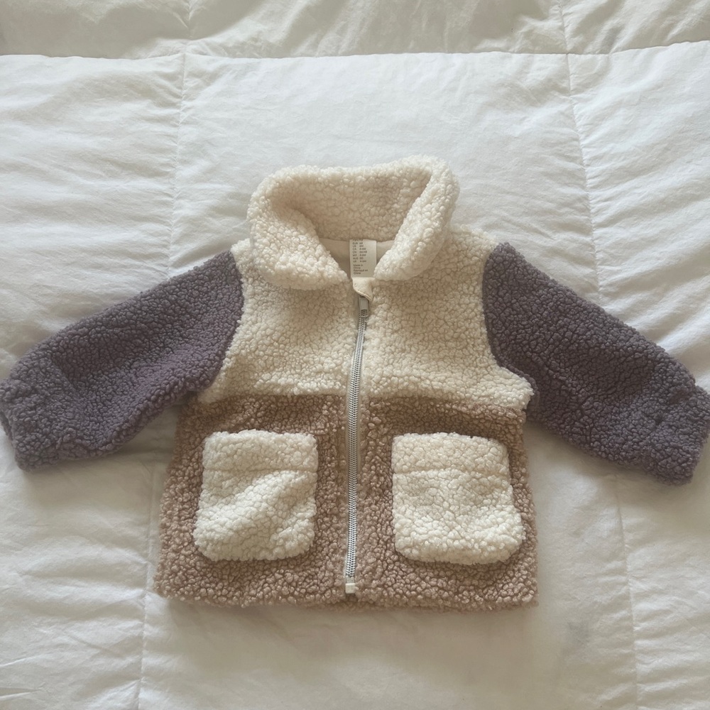 H&M baby girls sherpa jacket NWT (6 months)